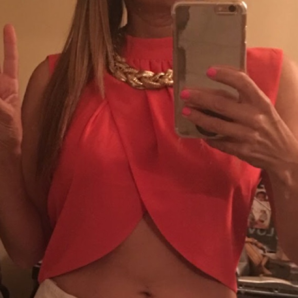 NWOT: Sassy Crop Top